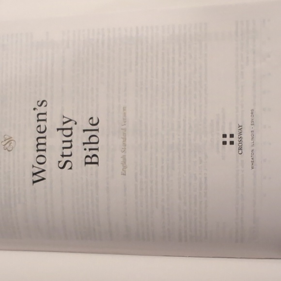 ESV Women's Study Bible Artist Series Hardcover w/Cloth "Emma" By Crossway. New - Picture 6 of 9